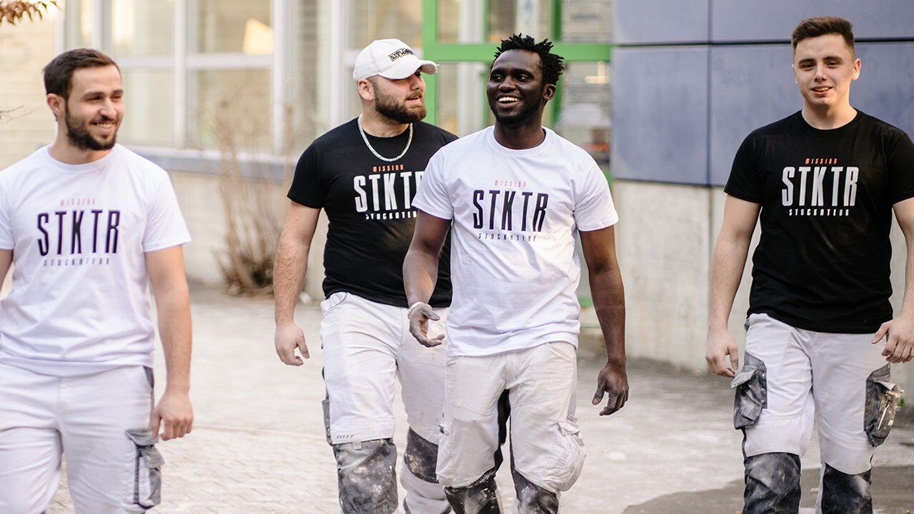 Die Gesichter der Kampagne sind keine Hochglanz-Models, sondern ganz normale junge Menschen, die gerade den Stuckateurberuf erlernen – authentisch, ehrlich und sympathisch.