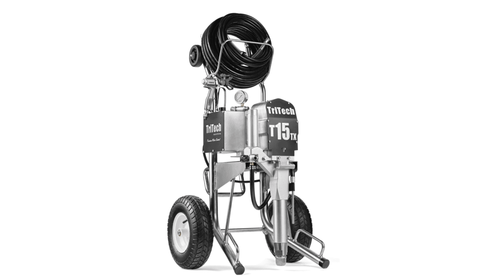 Ein TriTech T15-Farbspritzgerät mit großen Rädern, einem Metallrahmen, oben aufgerolltem Schlauch und Spritzpistolenaufsatz, vor einem weißen Hintergrund.